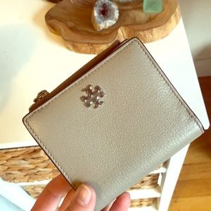 Tory Burch mini Robinson wallet, grey